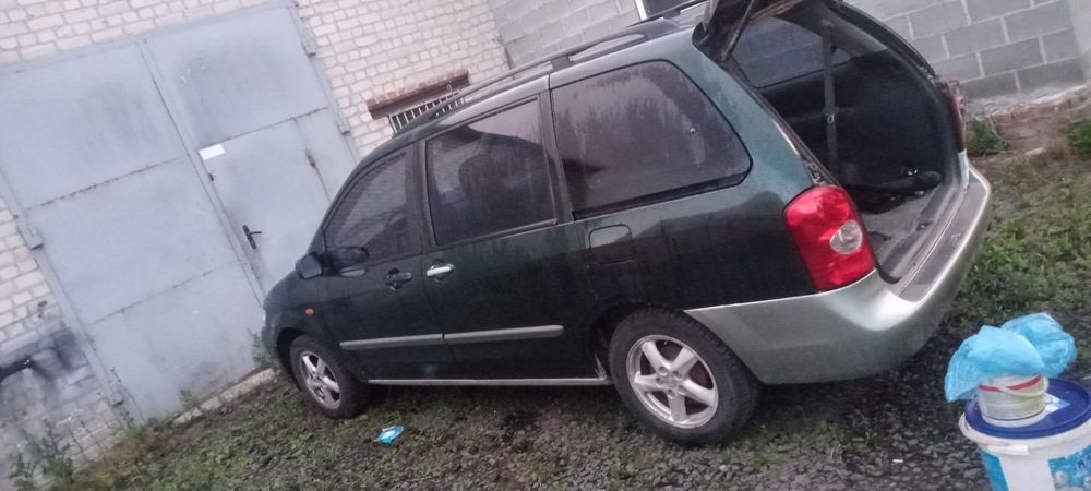 Продам мазду мпв