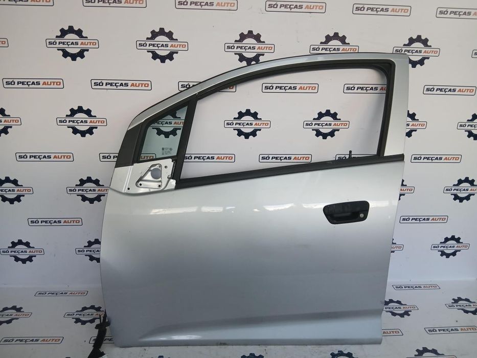 PORTA FRENTE ESQUERDA CINZENTO CHEVROLET SPARK 1.0 ANO: 2013