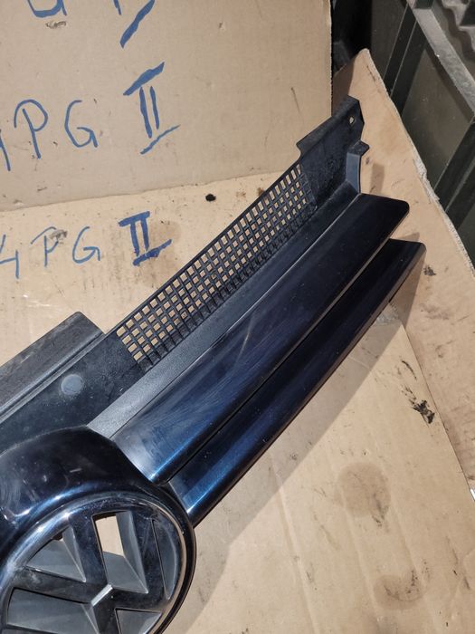 Grill atrapa vw golf IV 2002r kod lakieru LC5M