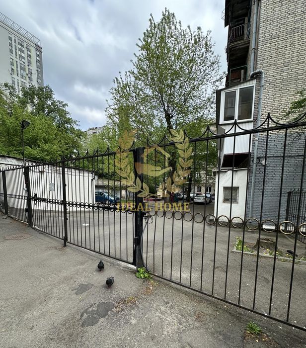 Продаж 2к квартири під ремонт метро Лук’янівка Ваучер Є Відновлення всі державні програми закритий двір