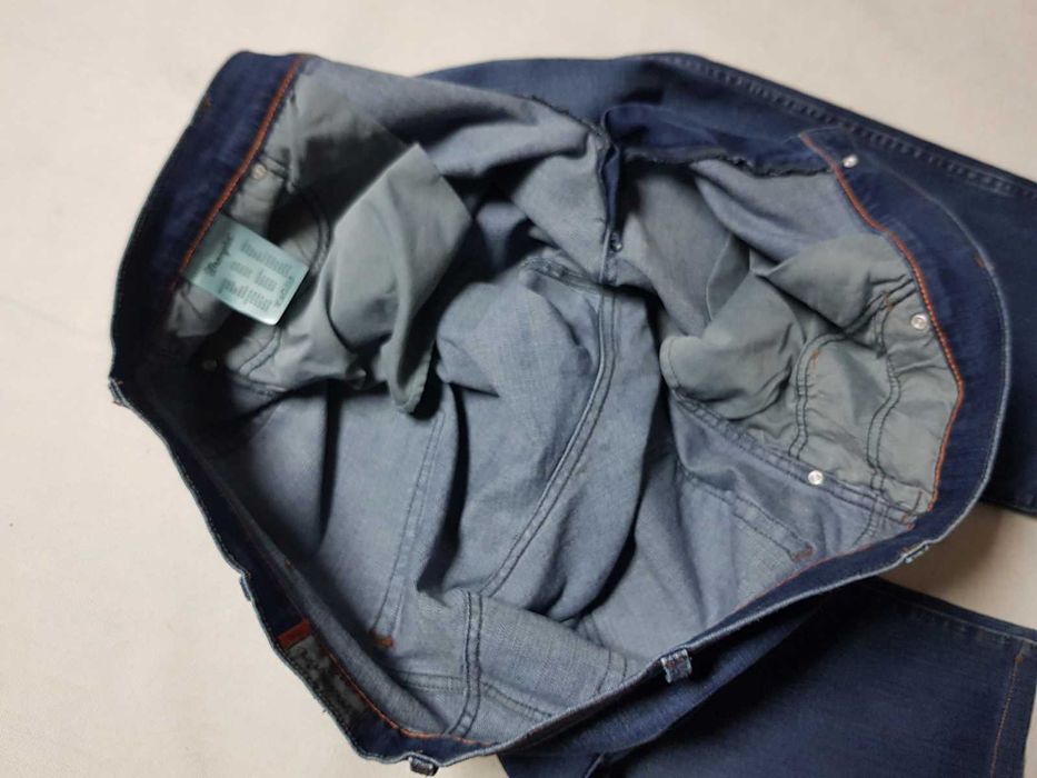 WRANGLER - TEXAS roz. W44L28 pas 119 cm Ideał