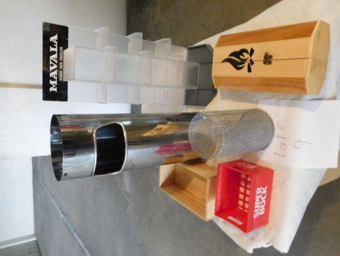 Chapeleiro ,caixa madeira e outros