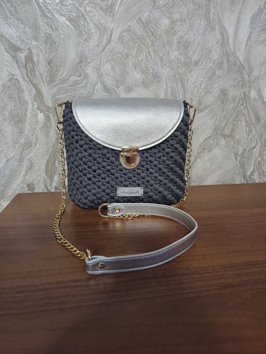 Elegancka Torebka Handmade – Splot Premium | Srebrna Klapa