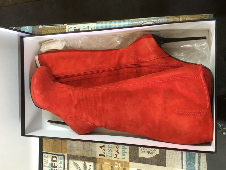 Продажа обуви б/у в очень хорошем состоянии.