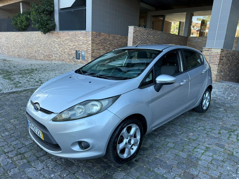 Ford fiesta impecável