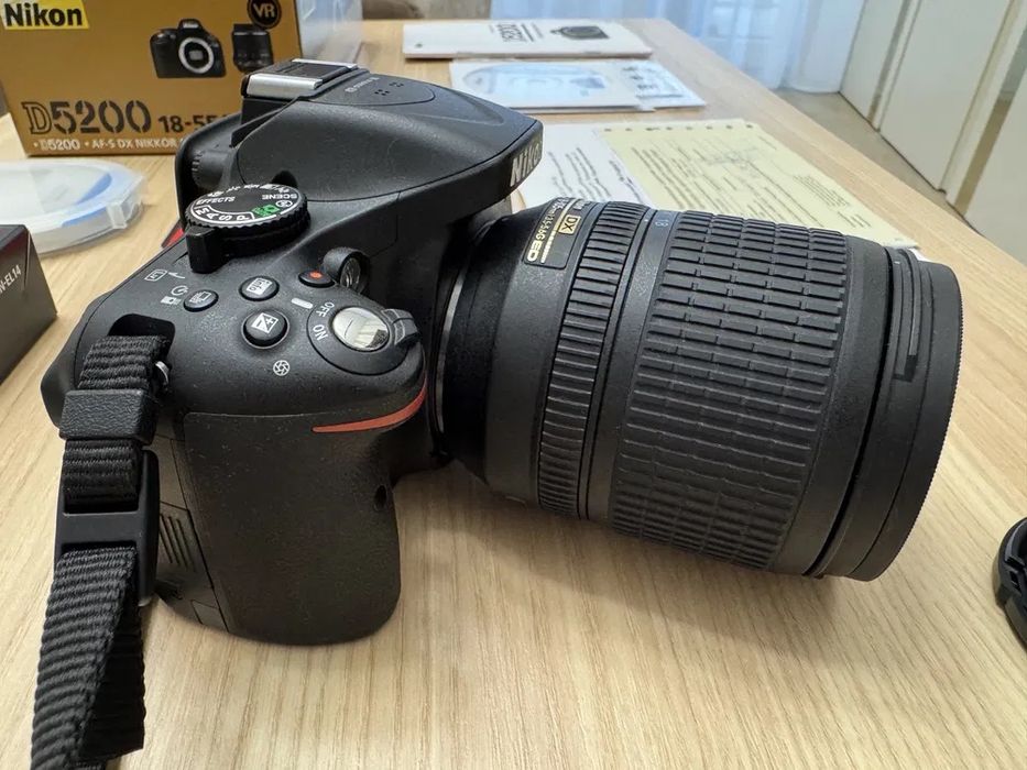 Nikon D5200 + обєктив 18-105мм