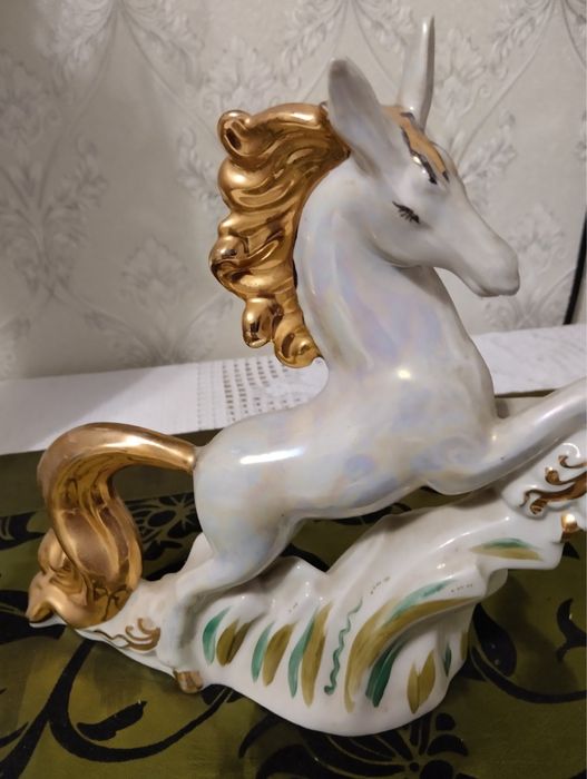 Статуетка символ року