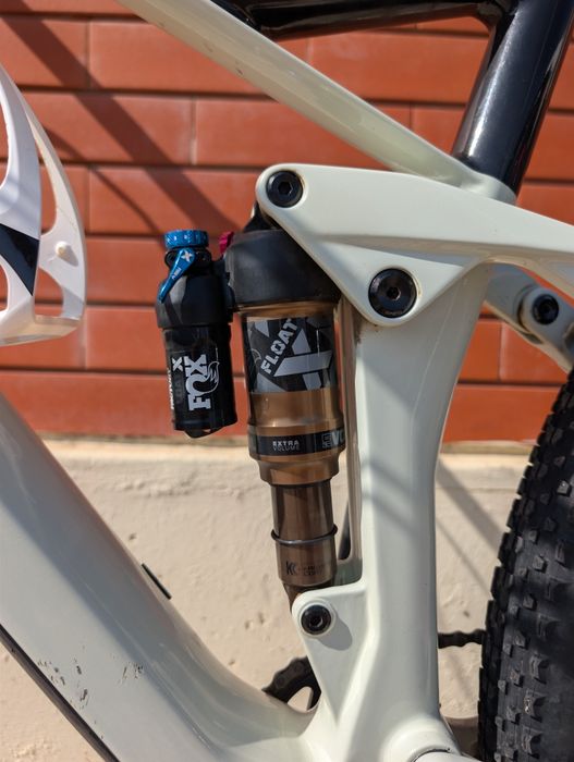 Cube stereo EX carbono