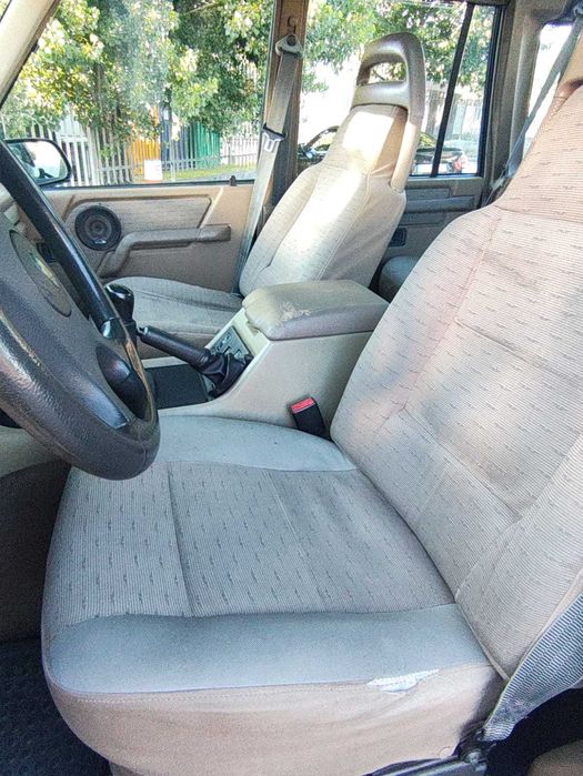 Vendo Land Rover em muito bom estado, todo original.