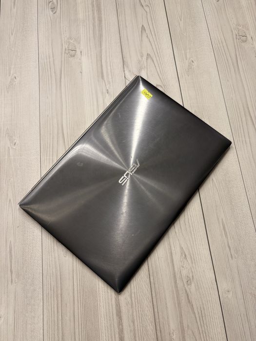 Ноутбук ASUS на запчастини на розбір