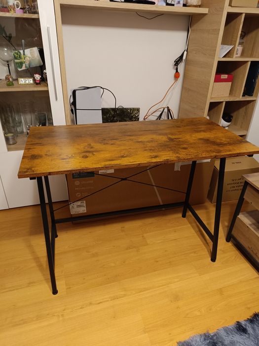 Sprzedam wygodne biurko