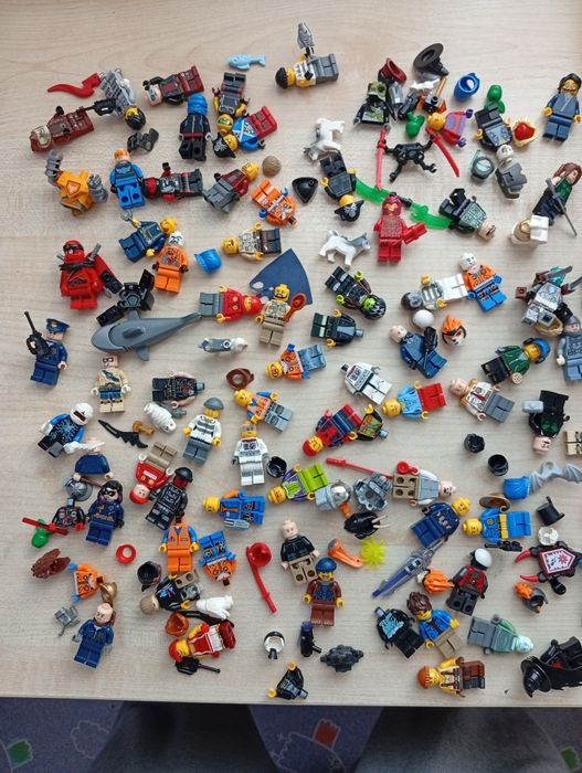 Продам конструктор лего Лєго. Фігурки персонажі.