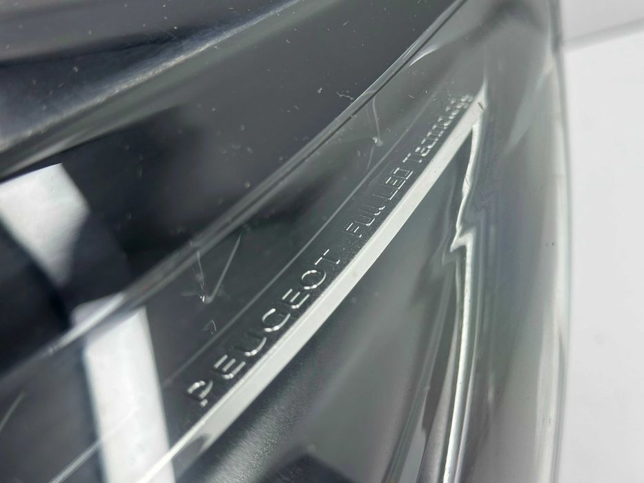 Ótica / Farol Esquerdo - Peugeot 308 II
