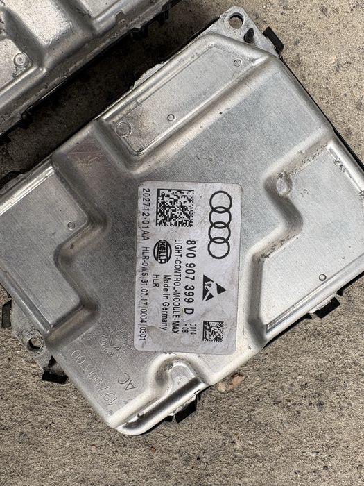 Блок управління фарою VW, Audi 8V0 907 399 D