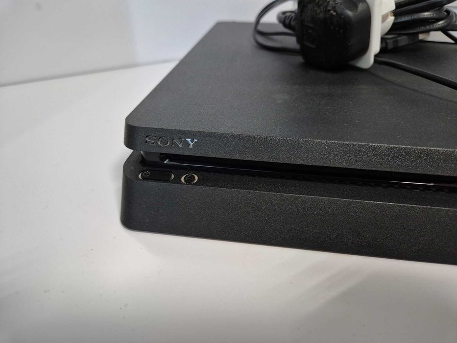 Konsola Sony PS4 Slim z napędem, dyskiem 1TB