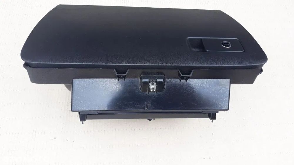 Zmieniarka Płyt Cd + Schowek Europa Vw Passat B6