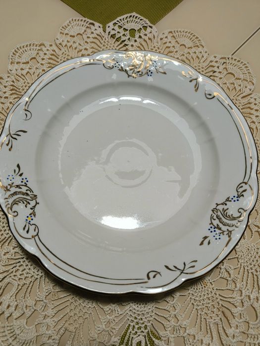 Блюдо від сервізу.