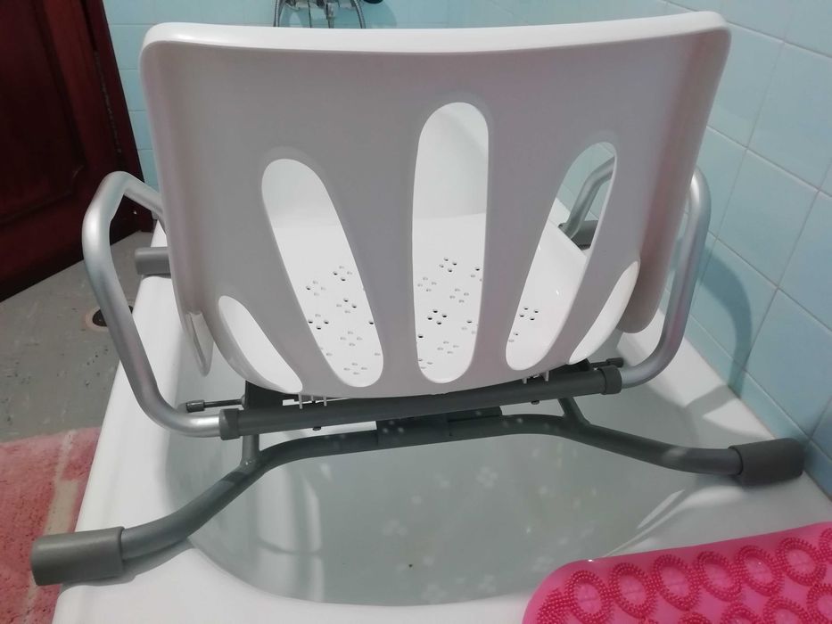 Cadeira Giratória para Banhos