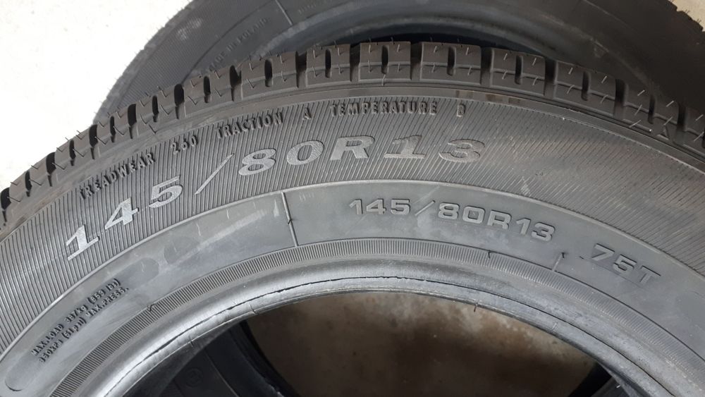 Dois pneus novos 145 r13 ou 145/80 r13 Debica Passio