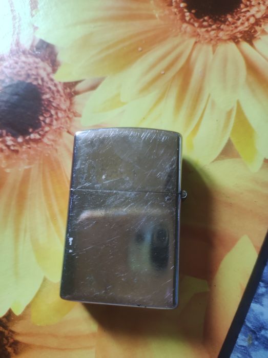 Isqueiro estilo Zippo