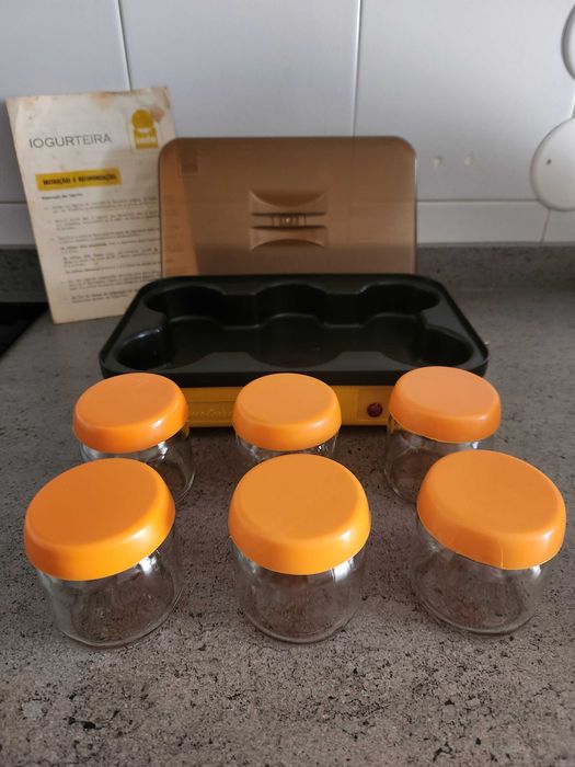 Iogurteira antiga, como nova.