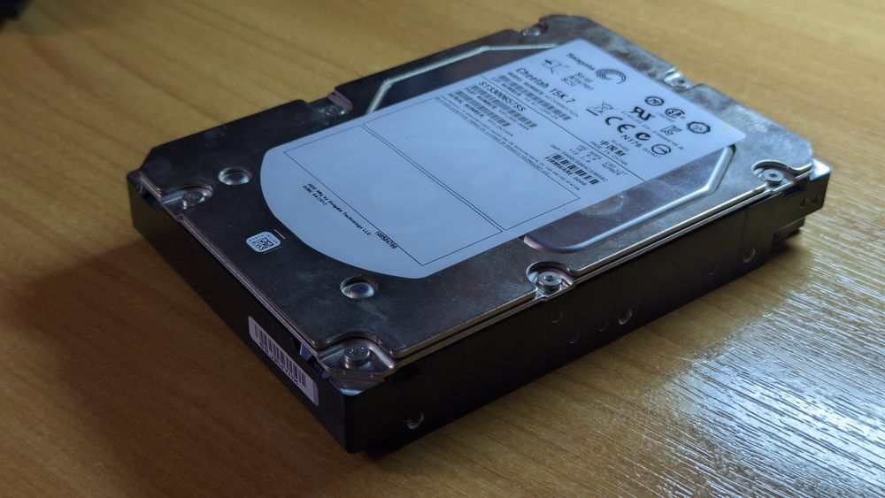 Жесткий диск Seagate 300Gb Cheetah 15K.7 ST3300657SS Серверний