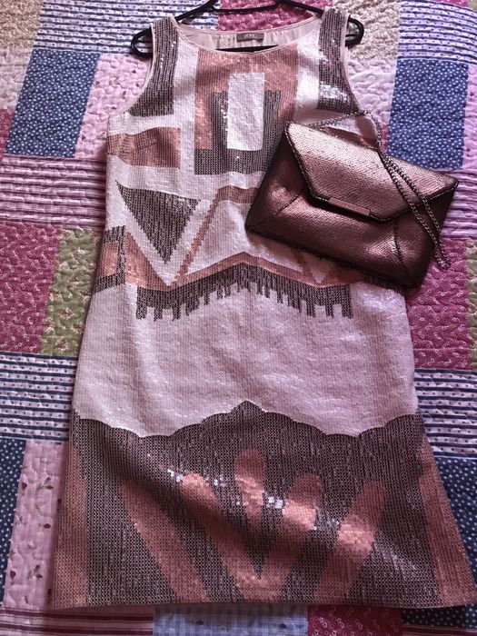 Vestido lantejoulas + pochete