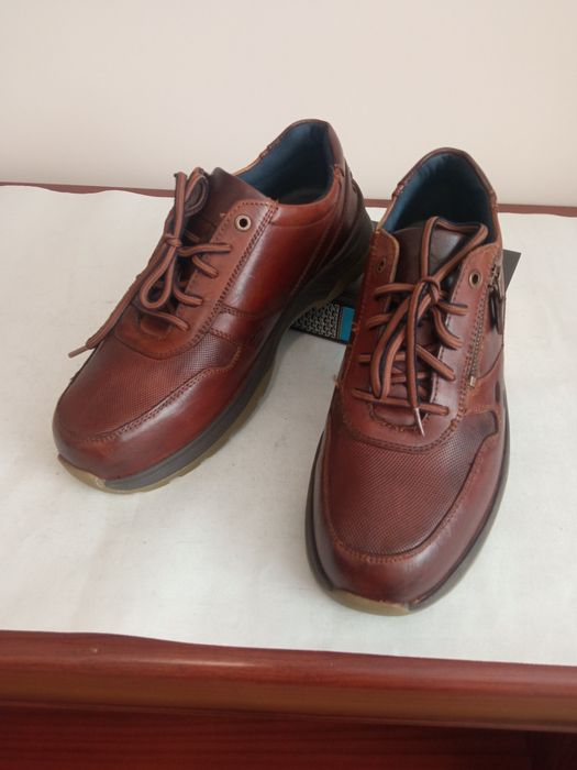 Нові шкіряні Easy Fit. Р. 43