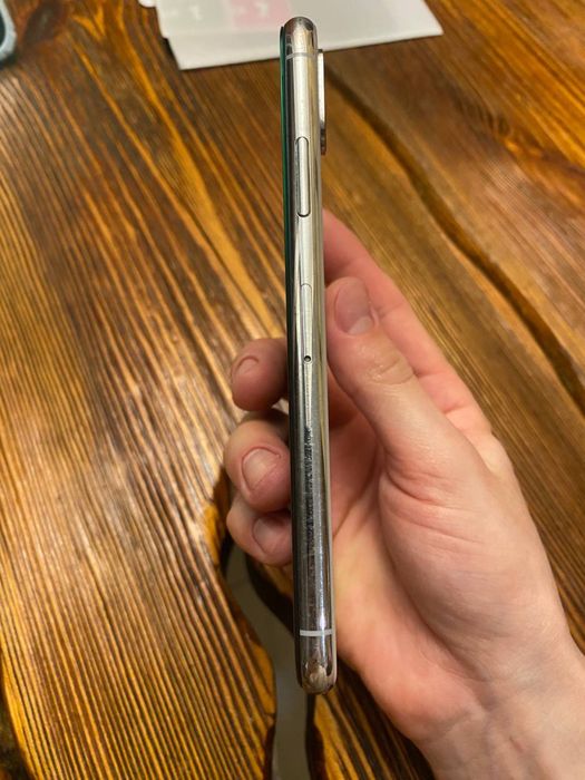 Айфон 10 на 64гб акб 85%