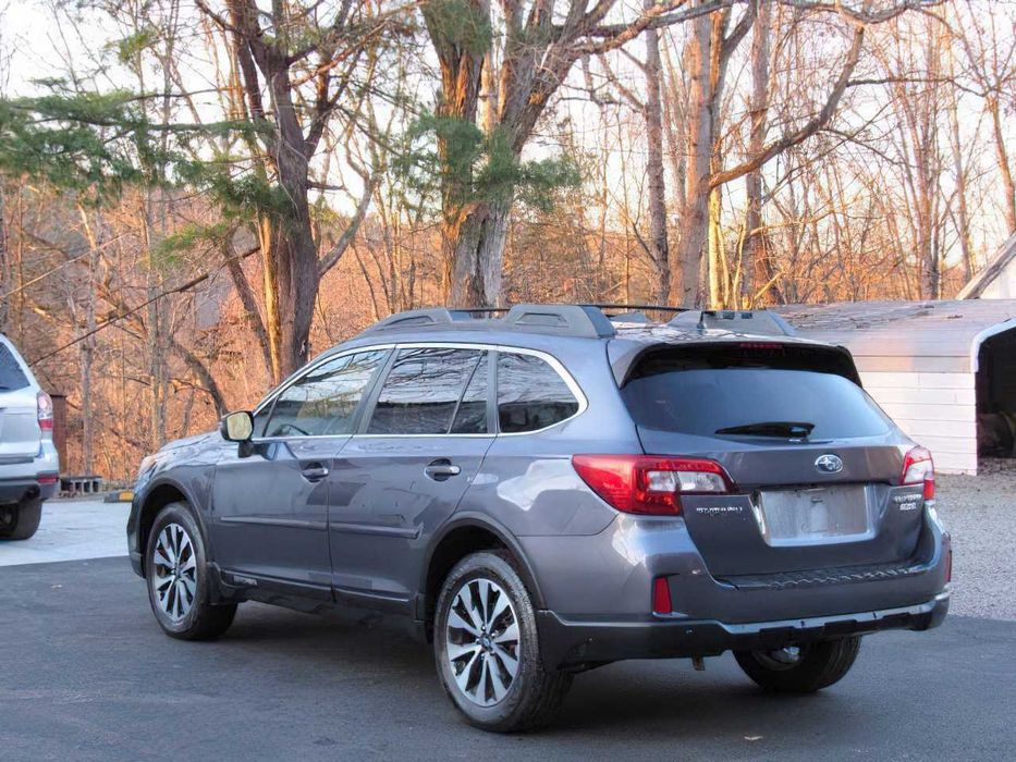 Subaru Outback 2.5i Limited      2017