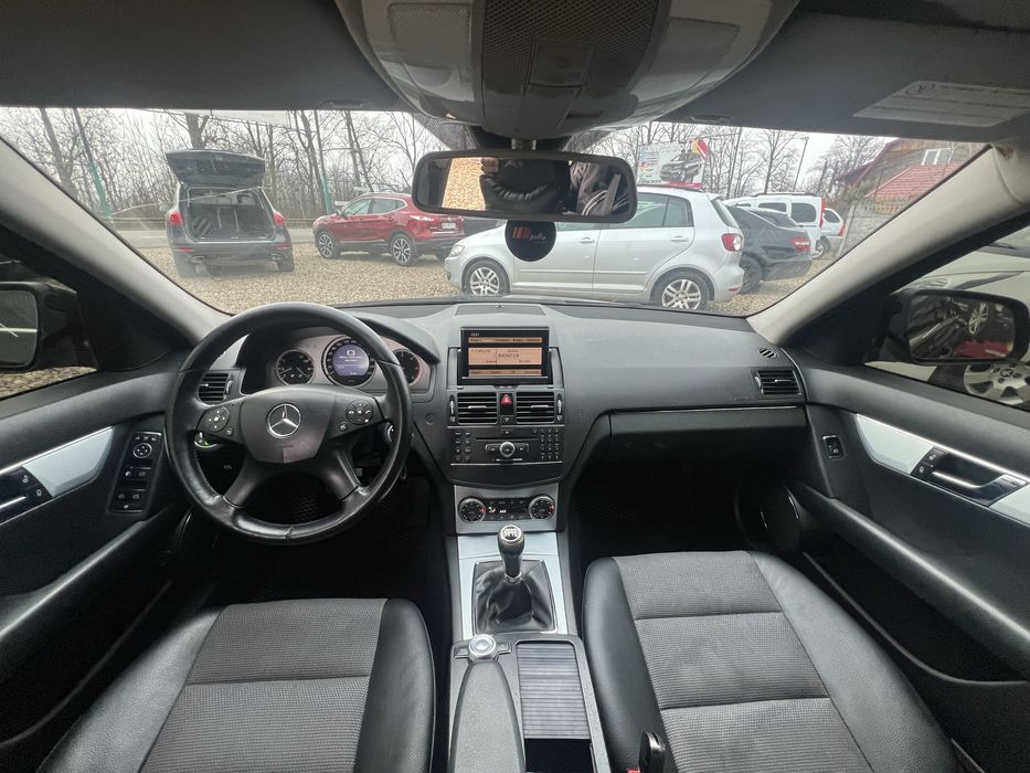 Дуже гарний стан , всі деталі по телефону