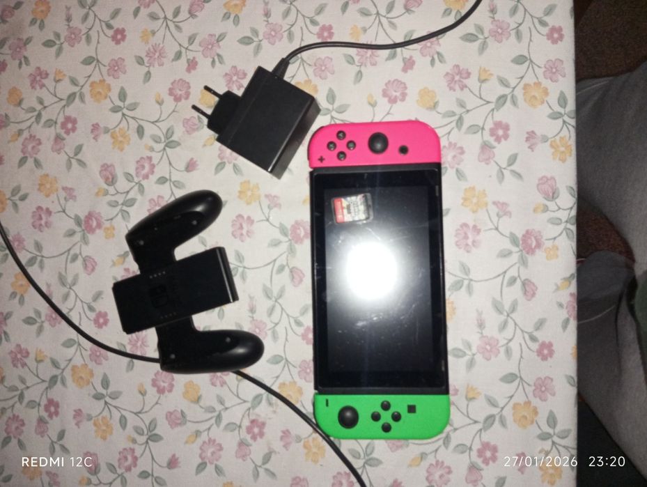 Nintendo Switch Neon + Mario Kart 8 Deluxe + Acessórios