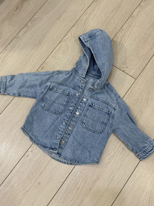 Джинсова куртка Zara (86 р)з капюшоном