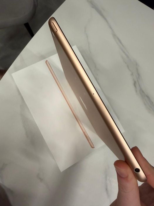 Продам IPAD 8 32Гб. Состояние отличное .