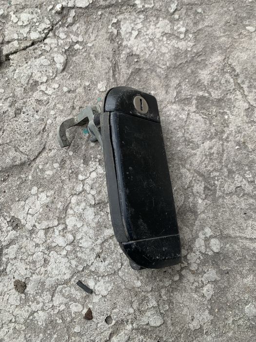 На т -4 Vw стойки задн ляды ,ролики бок двери, пыльник на коробку пере