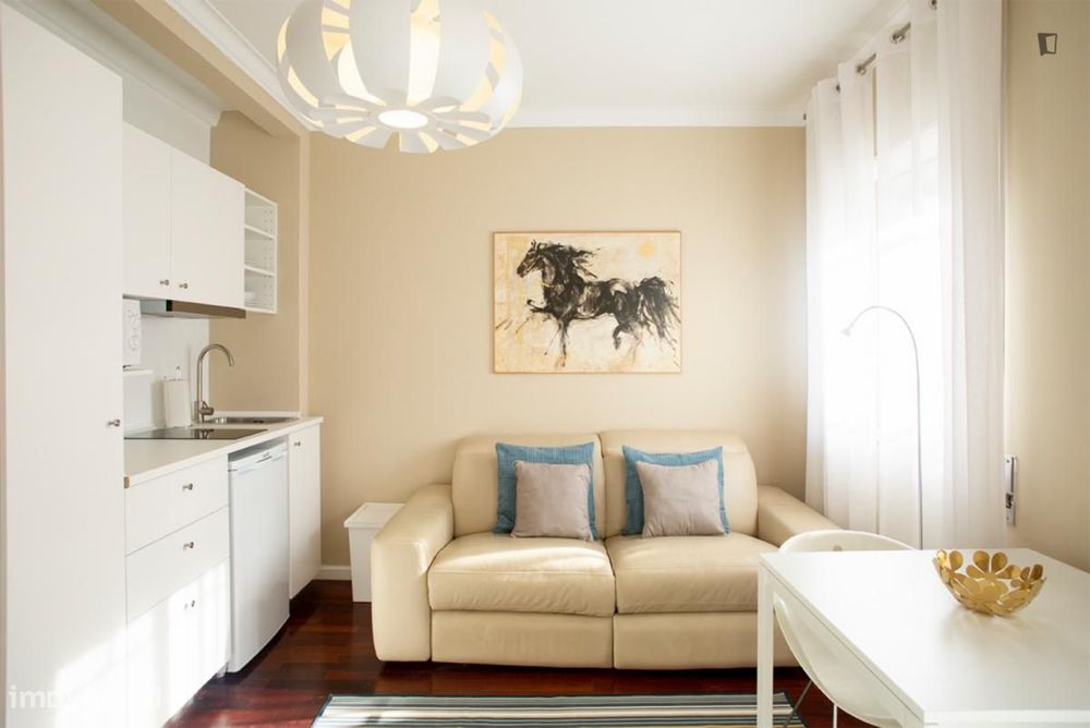 Apartamento com 1 quartos - localizado em Campolide Lisbon
