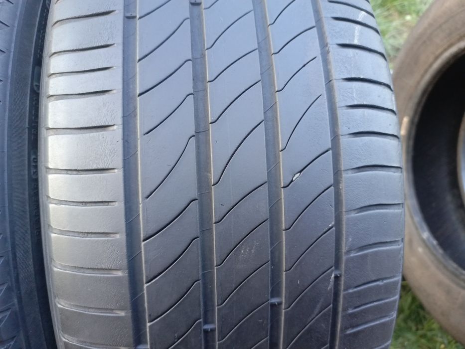 235.50.18 Michelin 2 шт