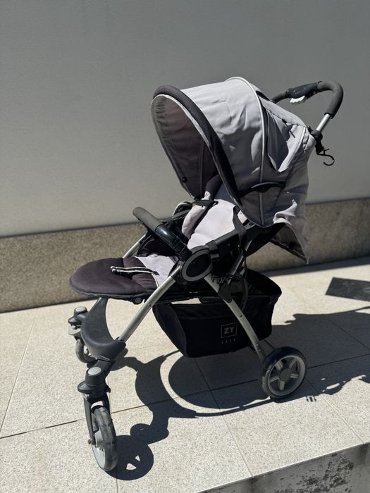 Carrinho bebe , cadeira e mesa