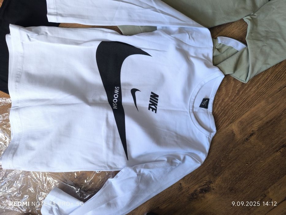 Dres Nike dziewczęcy 122-128 nowy