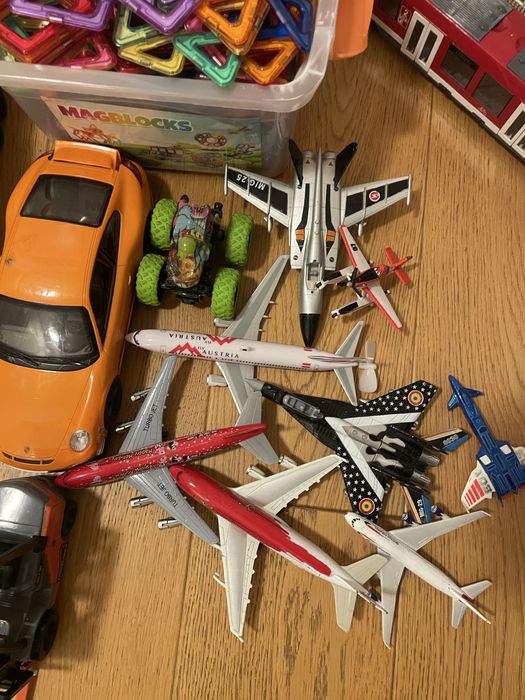 Zabawki pojazdy zestaw