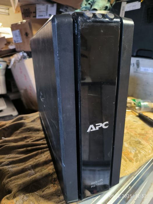 Бесперебійники APC Back-UPS Pro 1500