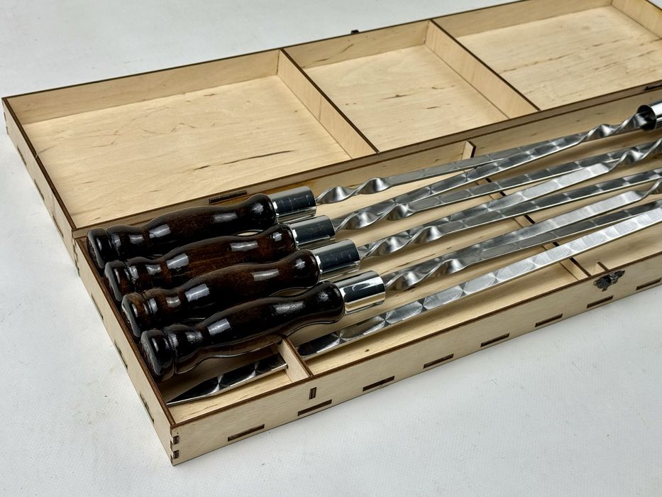 Набір шампурів у кейсі  на 8 шампурів.Подарунок для чоловіка.