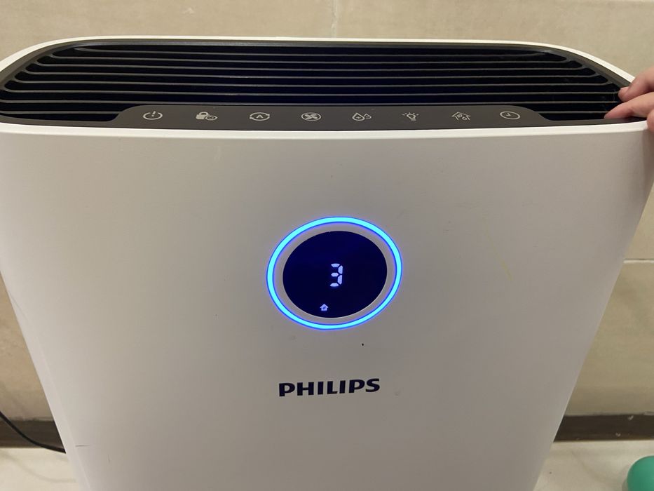Продам Зволужувач і Очищувач повітря Philips AC5659/10