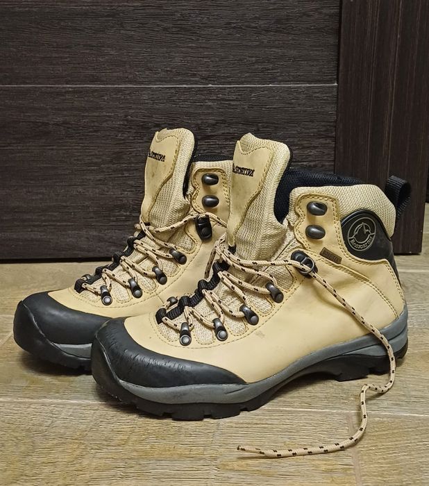 Зимове трекінгове взуття La Sportiva GTX