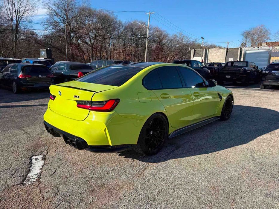 BMW M3 Competition      2022