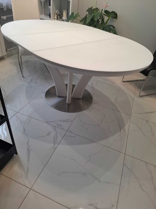 Sprzedam okrągły stół z krzesłami