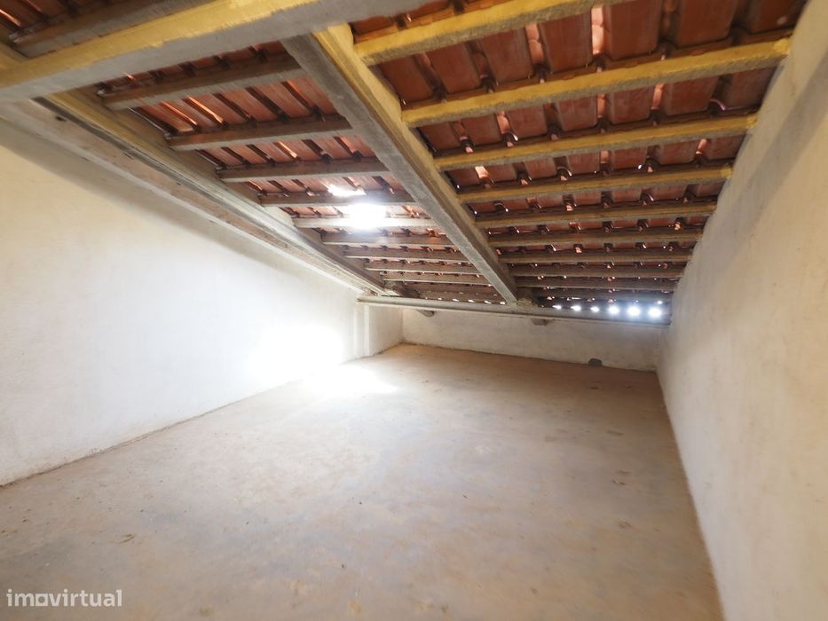 Apartamento T3 com terraço - Idanha