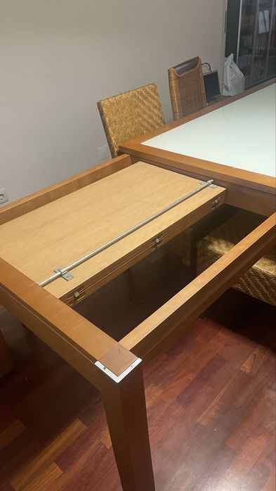 Mesa de sala de jantar madeira e vidro 90x163