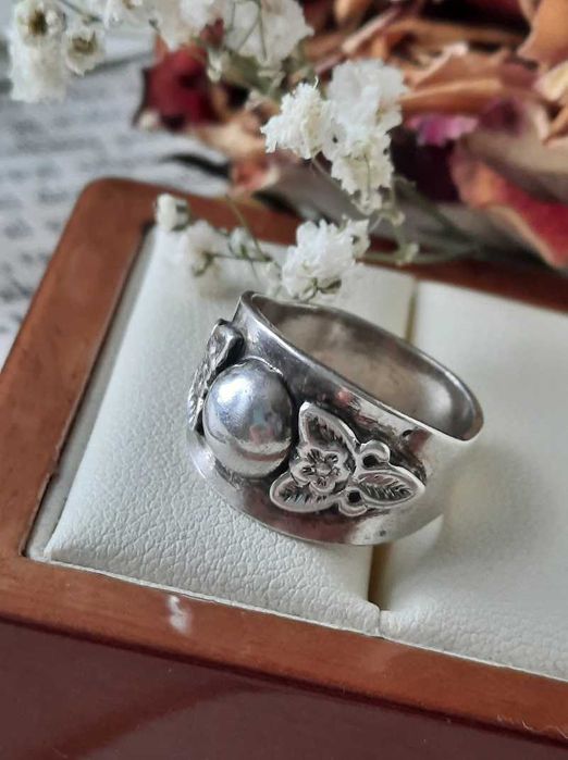 Rytosztuka stary szeroki 1,2 cm srebrny pierścionek kwiatki kwiatek 11