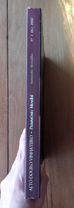 Livro Alto Douro Vinhateiro por Armando Mansilha 2002